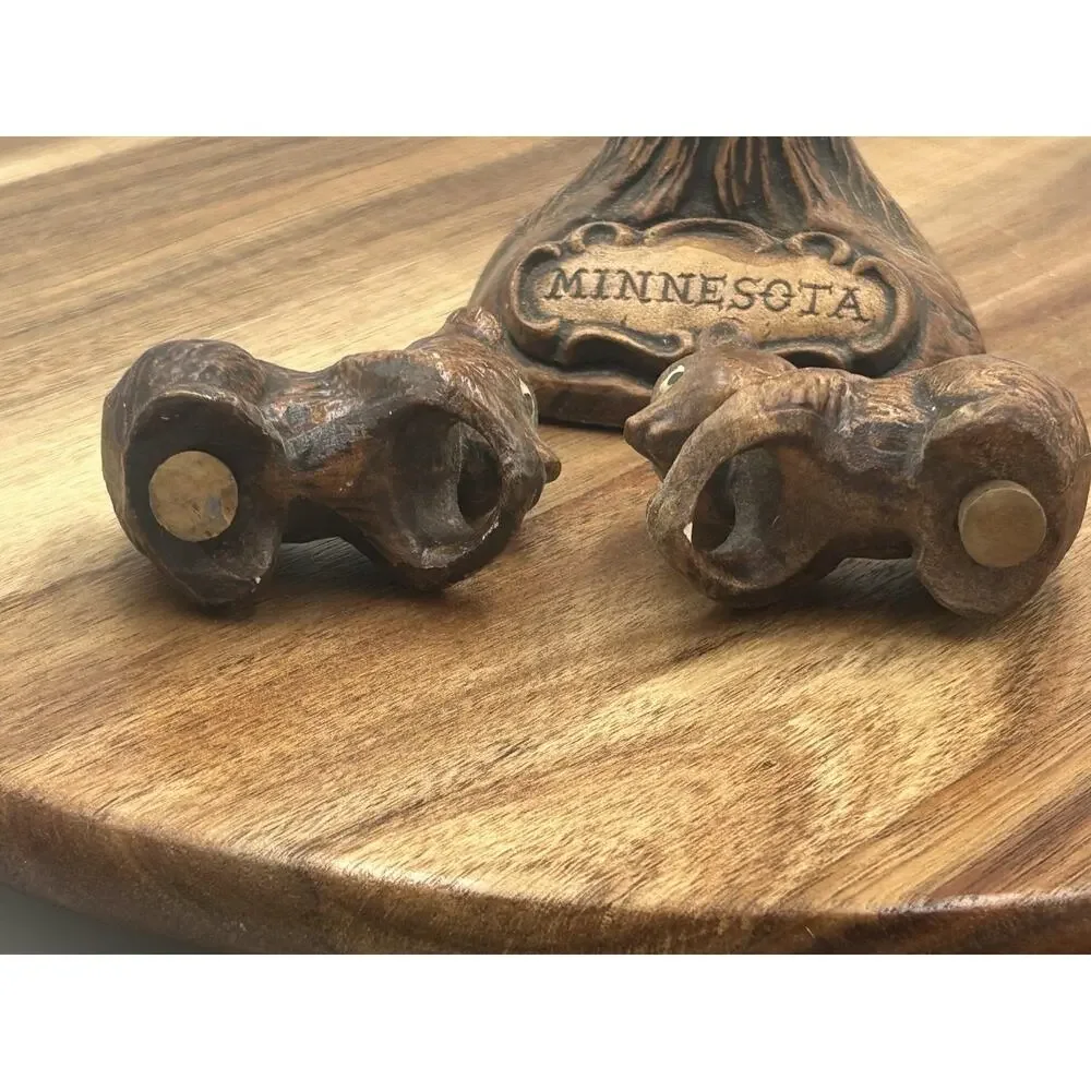 Vintage Treasure Craft Minnesota Bears Tree Trunk Salt Pepper Shaker Set Travel